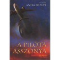 A pilóta asszonya
