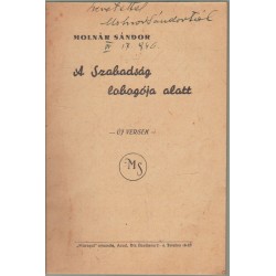 A szabadság lobogója alatt (aláírt)